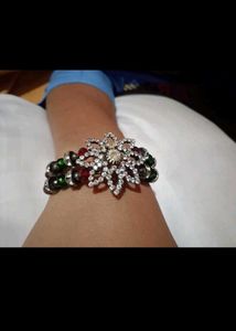 Exquisite Kundan &amp; Emerald Necklace Set