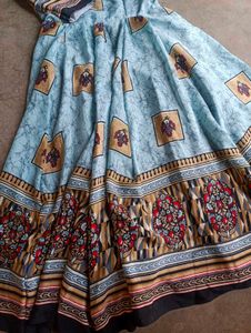 Free Hips Gown