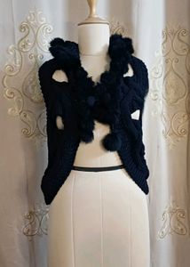 Deal jeans Black Knit shrug with fur pom-pom