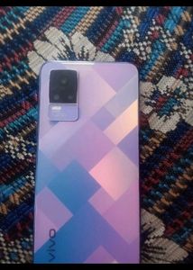 Stylish Vivo Smartphone with Unique Back Design