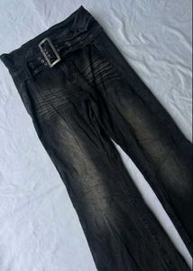 Stylish Y2K Flared Jeans with Belt