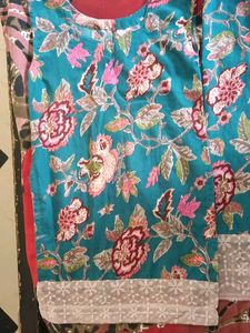 Beautiful Floral Print Kurta Set
