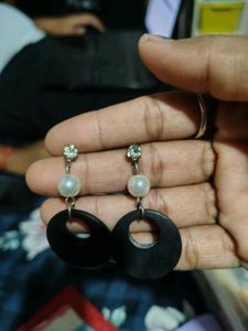 Stylish Black & Pearl Drop Earrings