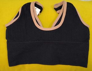 261 - - Black Front Zip Sports Bra