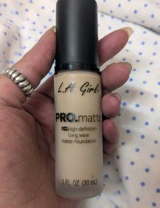 Original L.A. Girl Pro Matte Foundation- beige