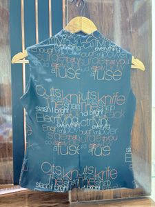 Graphic Print Sleeveless Top