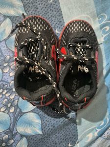 Stylish Black &amp; Red Sneakers