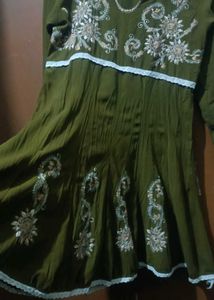 embroidered girls top