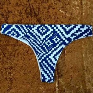 Stylish Blue &amp; White Geometric Print Bikini Bottom