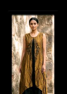 Ethnic Kurta Set with Embroidery