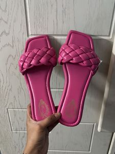 🦩Branded Gorgeous pink flats on sale