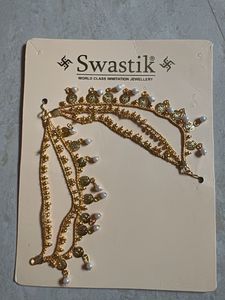 Elegant Gold-Tone ear chain maati with Pearls