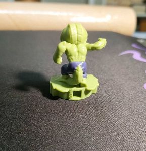 Kinderjoy lizard miniature figure collectible