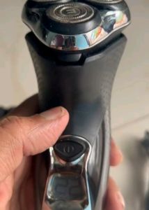 Remington Shaver With 3 Blades