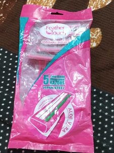 Feather Touch Disposable Razors