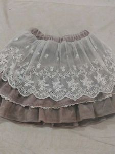 imported lacey mini skirt 🦢