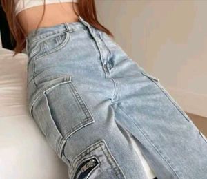 “Trendy High Waist Cargo Jeans – Light Blue Denim