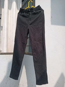 H&amp;M Black Straight Leg Jeans