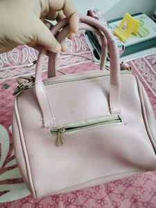 29.Chic Pink Handbag