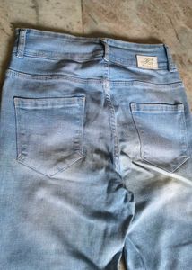 Light Wash Ripped Denim Jeans