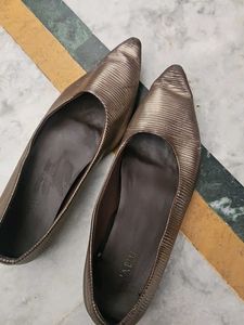 Chic Pointed Toe Flats