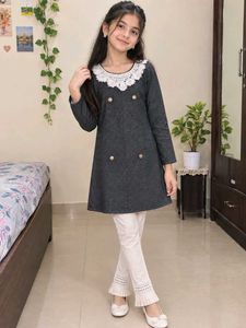 Girls Grey Kurta Set with Lace Detail