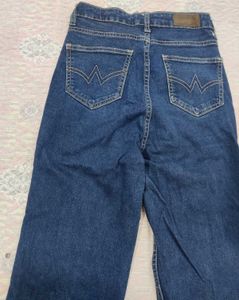 GAP Raw Hem 👖 Jeans 💙 Price Reduced 📢