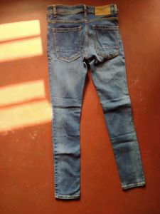 Forever21 Men Torn Jeans