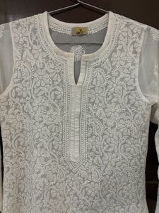 Ada Lucknowi  Embroidered Chikankari Kurta