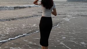 Ribbed Maxi Skirt