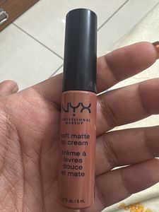 NYX Soft Matte Lip Cream - shade Leon