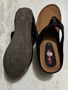 Price drop 🚨Stylish Black Wedge Sandals