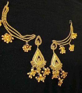 Exquisite Gold-Toned Pearl Dangler Set