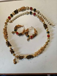 Elegant Pearl and Gold Necklace &amp; Earrings Set