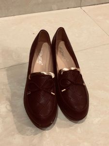 BRANDNEW Wine Heels Women