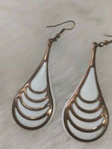 Unique White &amp; Gold Drop Earrings