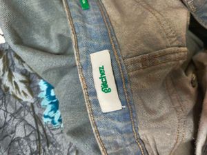 Stylish Ripped Light Wash Jeans