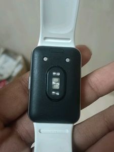 Samsung fit band White Smartwatch with Charger