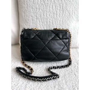 Chanel 19 quilted bag