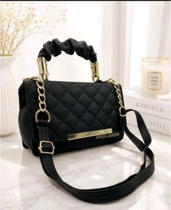 Chic Quilted Handbag with Chain Strap