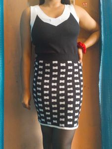 😍Chic Black &amp; White Mini Dress😍