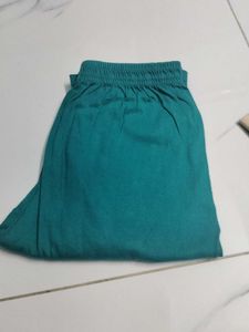 Bundle of 5 Women's Leggings 😍