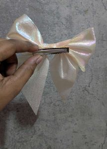 Set of 2 Shimmery Bow Hair Clips