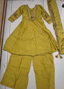 Stylish Kurta Pair with Dupatta