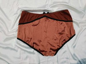 🇳🇿💫🎀 Satin Short