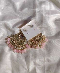 Elegant Pink Pearl Drop Earrings 🩷