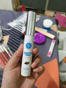 The Moms Co Under Eye Cream