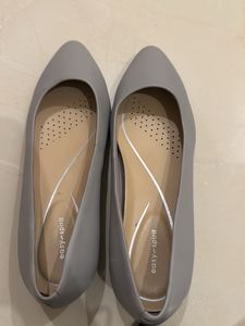 Easy Spirit Grey Pointed Toe Flats