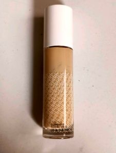 kay beauty Hydrating foundation 120Y light