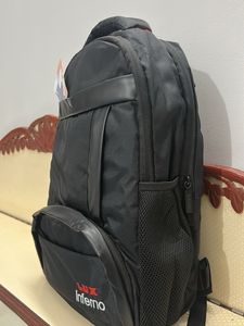 New- Backpack 🎒with 5 zip pockets